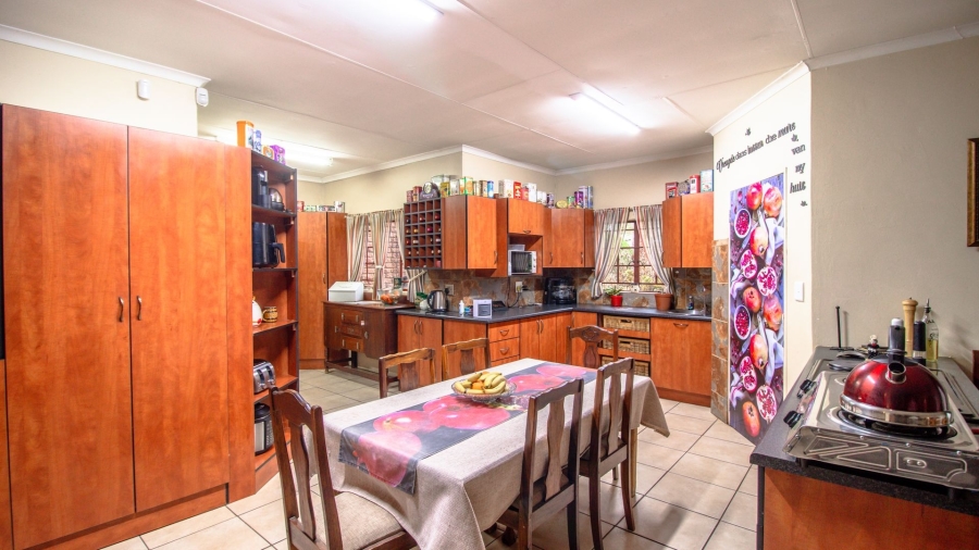 4 Bedroom Property for Sale in Olifantsnek North West
